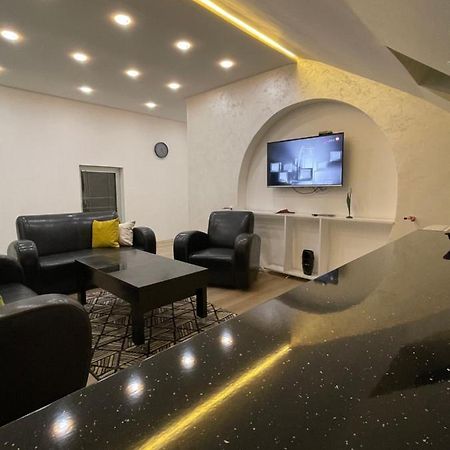 Luna Apartment โนวีปาซาร์ ภายนอก รูปภาพ