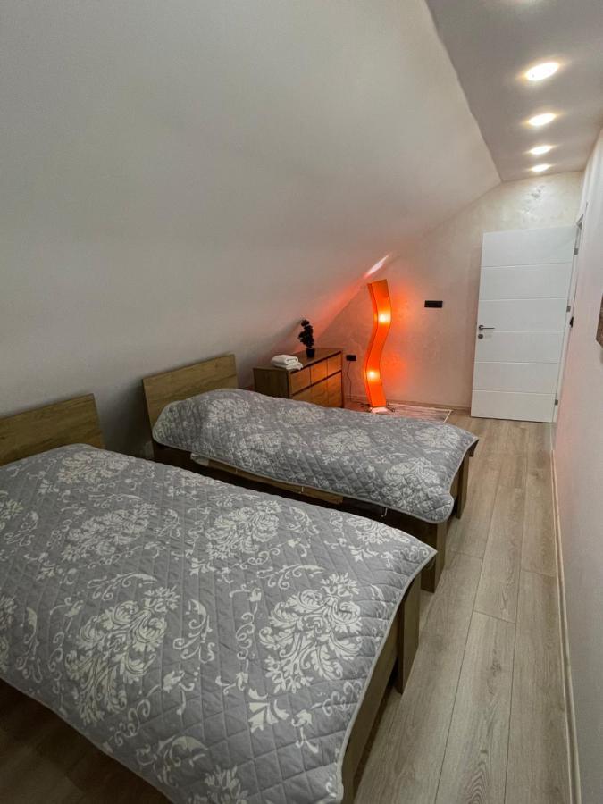 Luna Apartment โนวีปาซาร์ ภายนอก รูปภาพ
