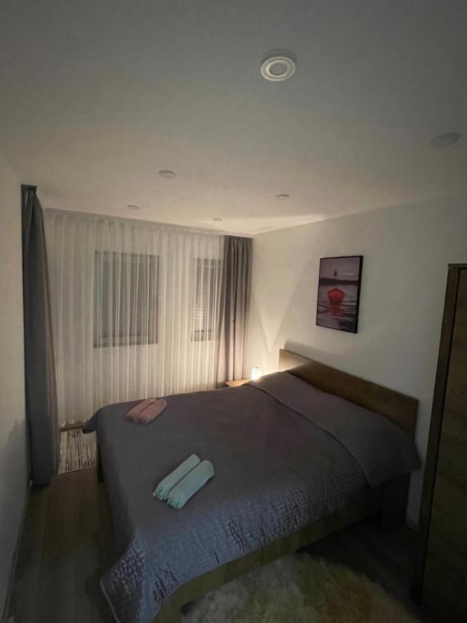 Luna Apartment โนวีปาซาร์ ภายนอก รูปภาพ