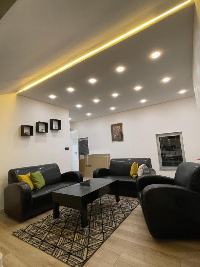 Luna Apartment โนวีปาซาร์ ภายนอก รูปภาพ