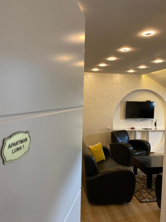 Luna Apartment โนวีปาซาร์ ภายนอก รูปภาพ