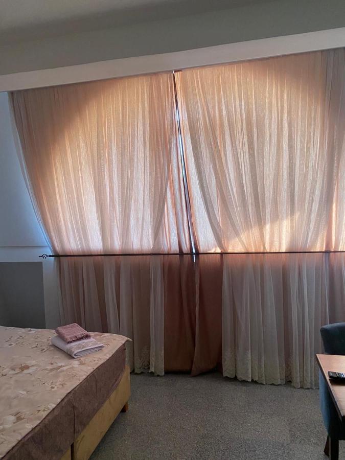 Luna Apartment โนวีปาซาร์ ภายนอก รูปภาพ