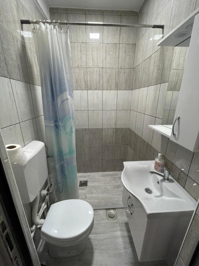 Luna Apartment โนวีปาซาร์ ภายนอก รูปภาพ
