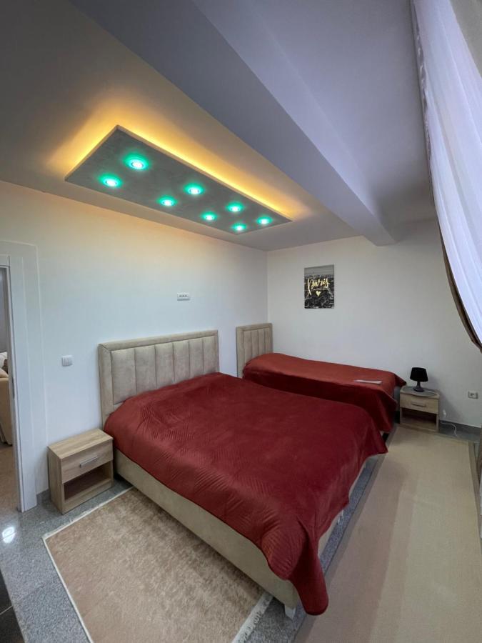 Luna Apartment โนวีปาซาร์ ภายนอก รูปภาพ